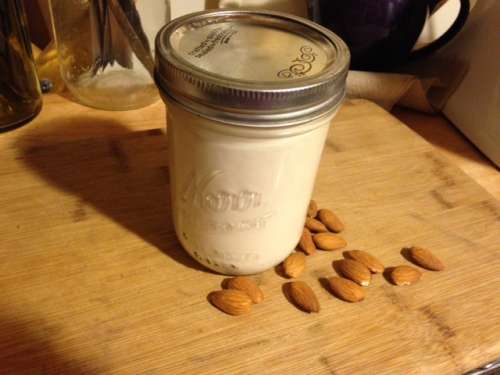 Home Made Almond Mylk: Easy and Delicious!