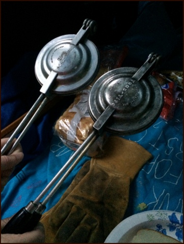 Andrea's sandwich irons are '40's original, but you can find reproductions at http://toastite.biz/ 
