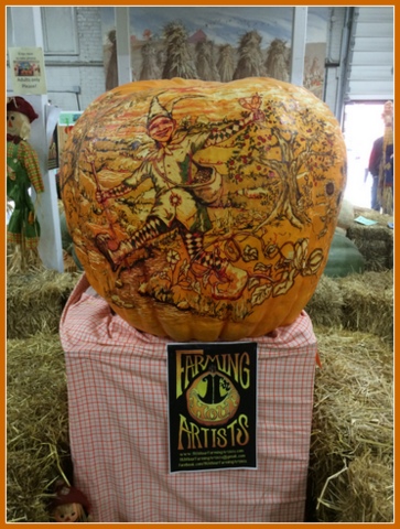 Can you believe this is carved on a real pumpkin?! Puts my jack o'lanterns to shame!