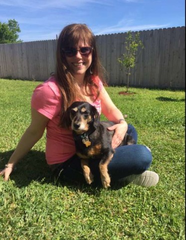 Enjoyin' blue skies, green grass and Poochie at my niece's lovely home!