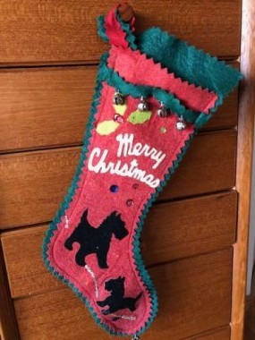 My hubby bought me this very old felt stocking this year. Inspired...