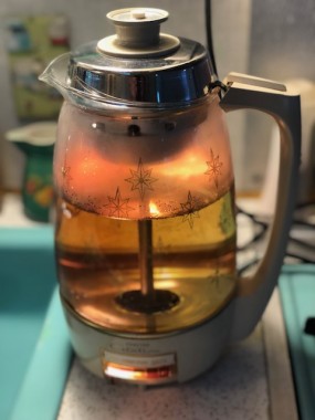 At last year’s rally, I was smitten by another camper’s light-up vintage coffee maker. I love the “atomic starburst” pattern of mine, matching the camper’s all-original laminate countertop. From the 60’s, it still makes piping hot coffee. If you buy one online, ask the seller if it perks coffee, not just if it “works”. Two lights should go on while perking, one should go off when the coffee is ready. 