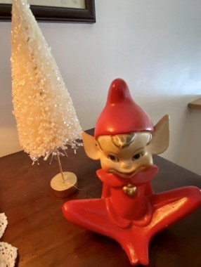 The 40’s elf dear friends gifted me a few years back approves of the tiniest tree.